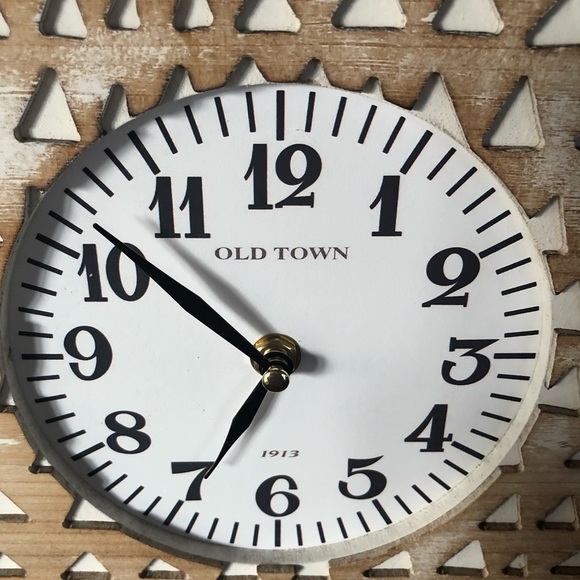 VINTAGE DESK/ SHELF/MANTLE WOOD CLOCK BY OLD TOWN, 1913 - Picture 5 of 5